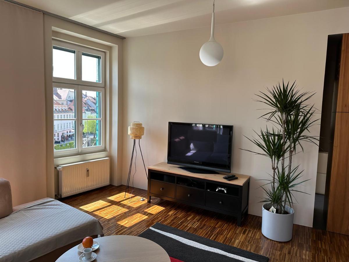 Triple Bridge Ljubljana Apartment ภายนอก รูปภาพ