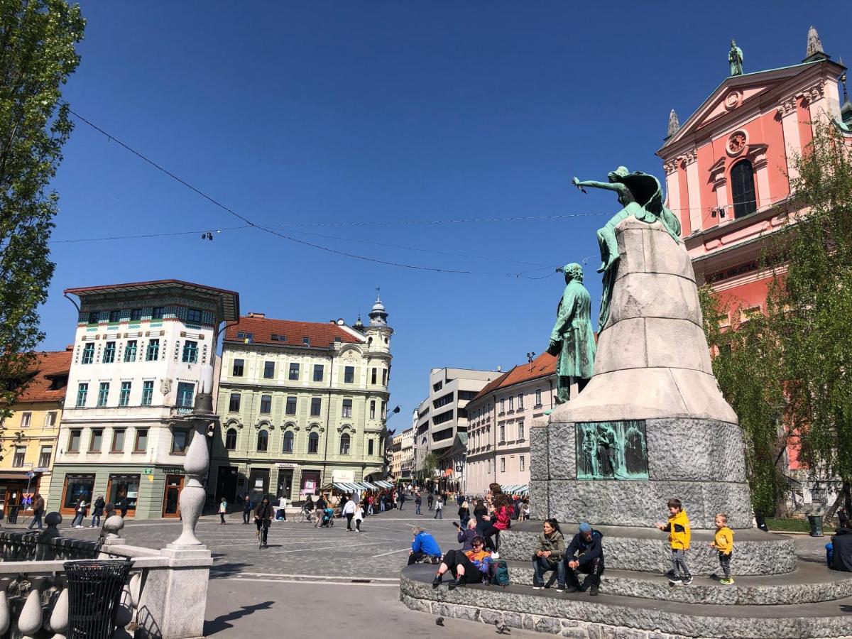 Triple Bridge Ljubljana Apartment ภายนอก รูปภาพ