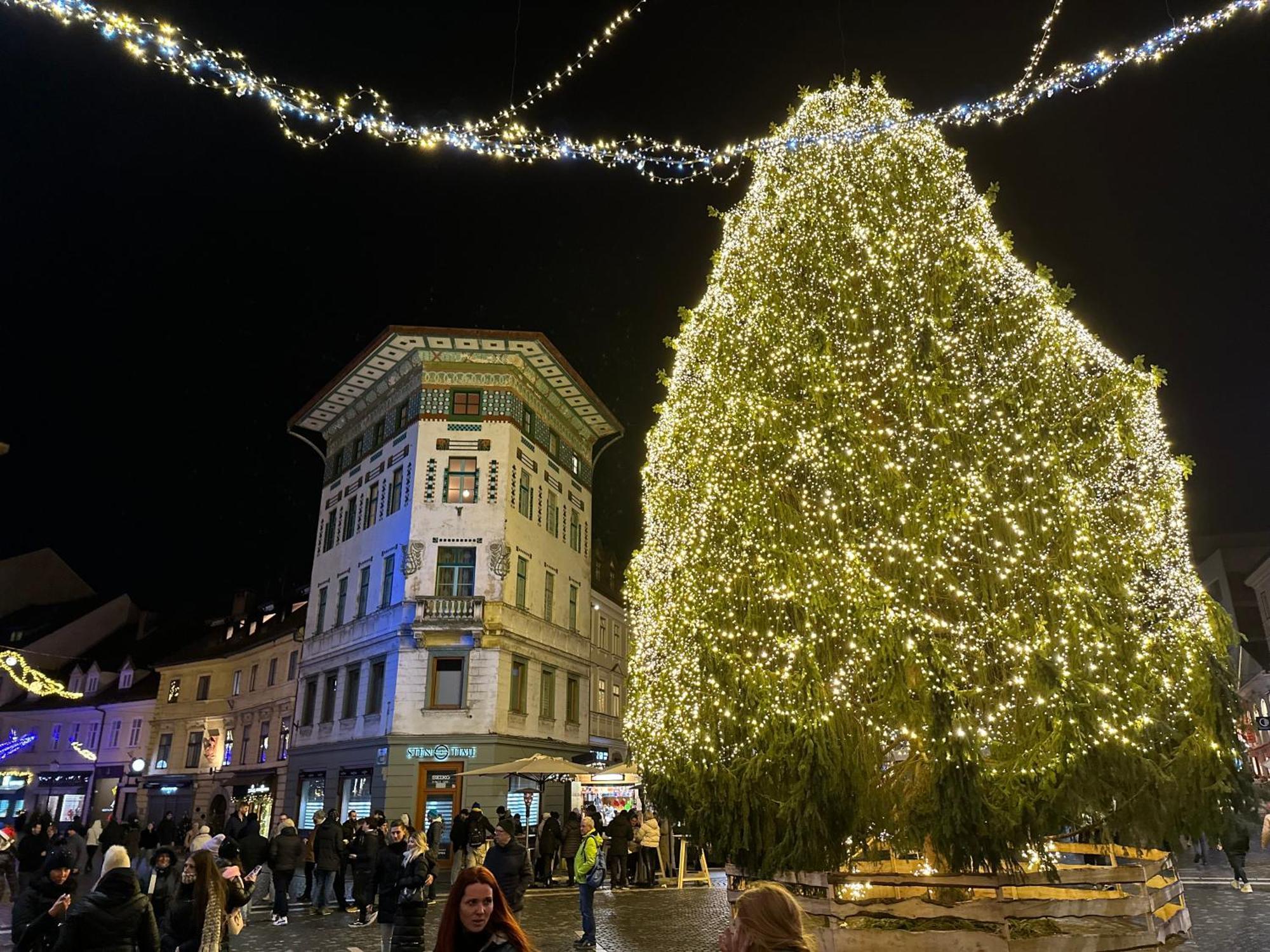 Triple Bridge Ljubljana Apartment ภายนอก รูปภาพ